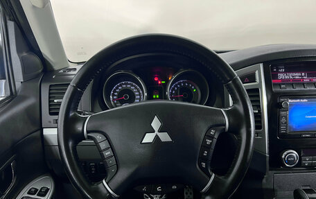 Mitsubishi Pajero IV рестайлинг 2, 2015 год, 2 140 000 рублей, 11 фотография