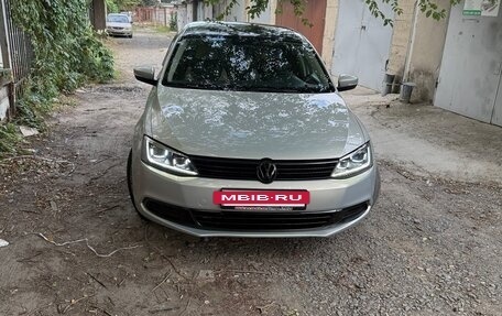 Volkswagen Jetta VII, 2011 год, 1 150 000 рублей, 2 фотография