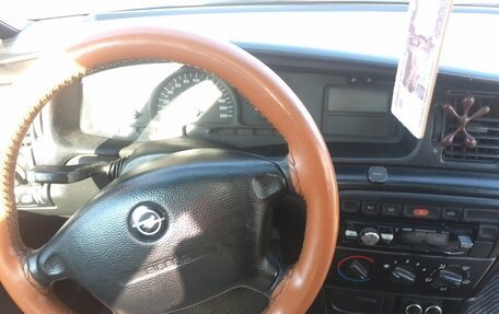 Opel Vectra B рестайлинг, 1996 год, 300 000 рублей, 4 фотография