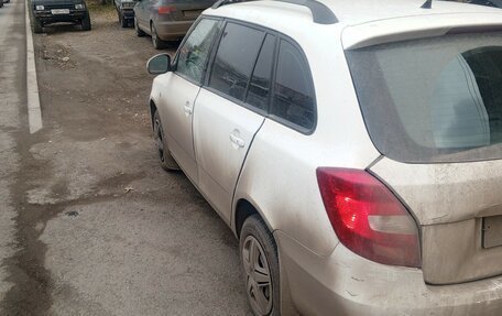 Skoda Fabia II, 2010 год, 350 000 рублей, 3 фотография