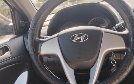 Hyundai Solaris II рестайлинг, 2011 год, 600 000 рублей, 6 фотография