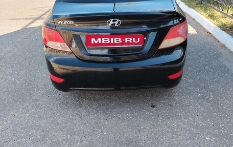 Hyundai Solaris II рестайлинг, 2011 год, 600 000 рублей, 2 фотография