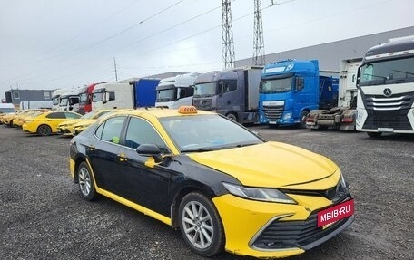 Toyota Camry, 2021 год, 1 650 000 рублей, 3 фотография