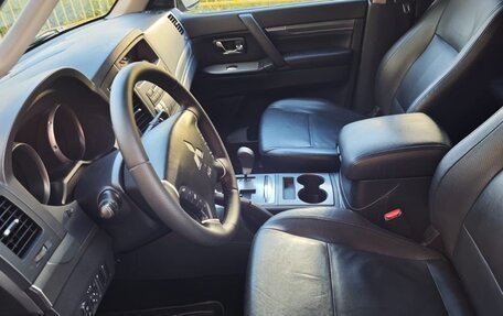 Mitsubishi Pajero IV рестайлинг 2, 2011 год, 1 790 000 рублей, 7 фотография