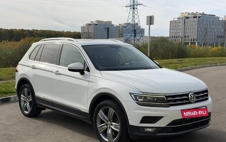 Volkswagen Tiguan II, 2018 год, 2 799 000 рублей, 2 фотография