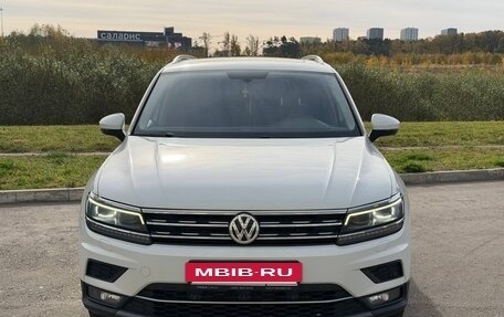 Volkswagen Tiguan II, 2018 год, 2 799 000 рублей, 4 фотография