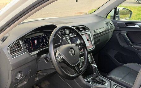Volkswagen Tiguan II, 2018 год, 2 799 000 рублей, 10 фотография