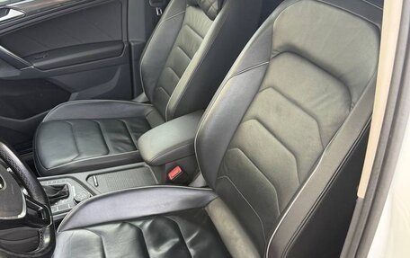Volkswagen Tiguan II, 2018 год, 2 799 000 рублей, 12 фотография