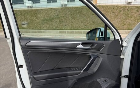 Volkswagen Tiguan II, 2018 год, 2 799 000 рублей, 15 фотография