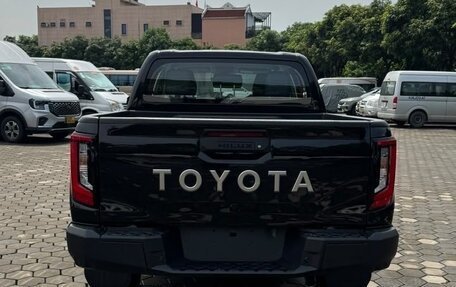 Toyota Hilux, 2026 год, 7 000 000 рублей, 4 фотография
