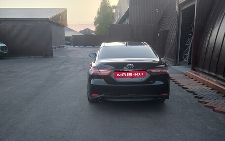Toyota Camry, 2020 год, 2 650 000 рублей, 4 фотография