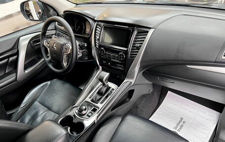 Mitsubishi Pajero Sport III рестайлинг, 2019 год, 3 190 000 рублей, 13 фотография