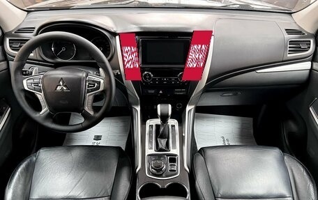 Mitsubishi Pajero Sport III рестайлинг, 2019 год, 3 190 000 рублей, 10 фотография