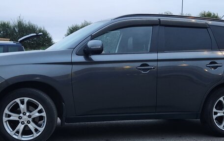 Mitsubishi Outlander III рестайлинг 3, 2013 год, 1 200 000 рублей, 6 фотография
