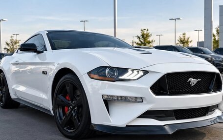 Ford Mustang VI рестайлинг, 2022 год, 3 900 000 рублей, 2 фотография