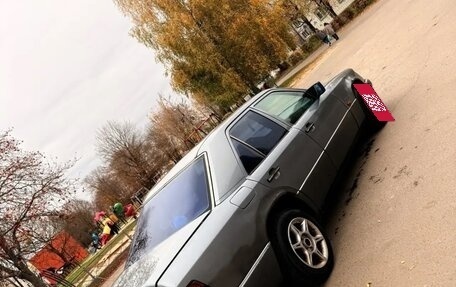 Mercedes-Benz E-Класс, 1992 год, 130 000 рублей, 2 фотография