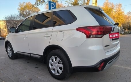 Mitsubishi Outlander III рестайлинг 3, 2019 год, 2 049 000 рублей, 6 фотография
