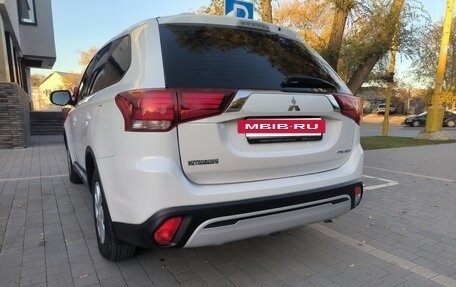 Mitsubishi Outlander III рестайлинг 3, 2019 год, 2 049 000 рублей, 7 фотография