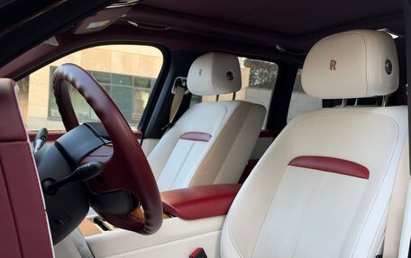 Rolls-Royce Cullinan, 2019 год, 26 500 000 рублей, 14 фотография