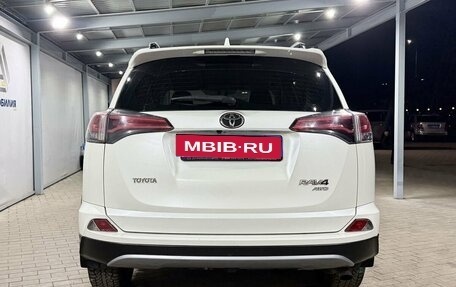Toyota RAV4, 2018 год, 2 499 000 рублей, 4 фотография