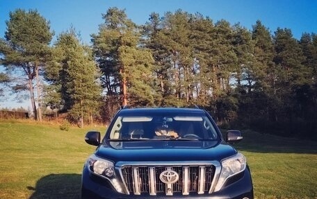 Toyota Land Cruiser Prado 150 рестайлинг, 2015 год, 3 550 000 рублей, 2 фотография
