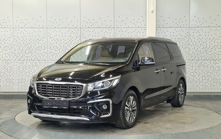 KIA Carnival III, 2019 год, 2 200 000 рублей, 3 фотография