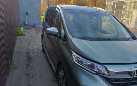 Honda Freed II, 2021 год, 1 850 000 рублей, 3 фотография