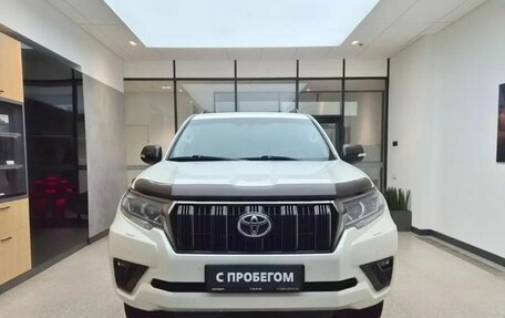 Toyota Land Cruiser Prado 150 рестайлинг, 2020 год, 6 300 000 рублей, 2 фотография