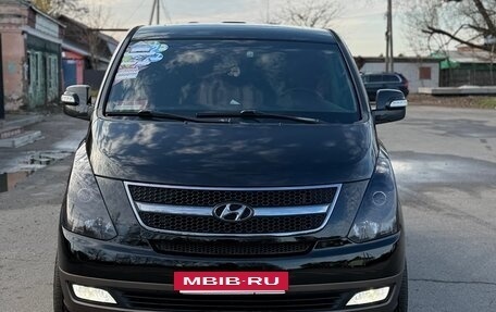 Hyundai Grand Starex Grand Starex I рестайлинг 2, 2014 год, 2 475 000 рублей, 2 фотография