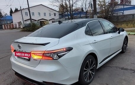 Toyota Camry, 2020 год, 2 650 000 рублей, 2 фотография