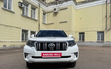 Toyota Land Cruiser Prado 150 рестайлинг, 2019 год, 5 100 000 рублей, 2 фотография