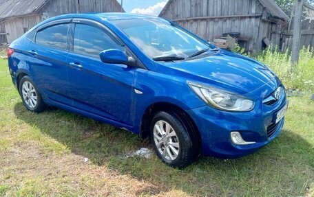Hyundai Solaris II рестайлинг, 2013 год, 530 000 рублей, 2 фотография