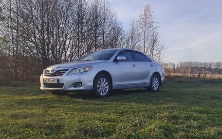 Toyota Camry, 2010 год, 1 000 000 рублей, 2 фотография