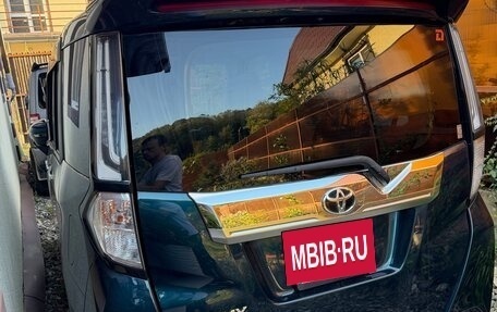 Toyota Roomy I, 2023 год, 1 200 000 рублей, 4 фотография