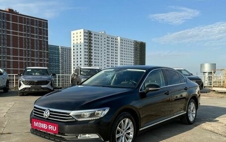 Volkswagen Passat B8 рестайлинг, 2019 год, 1 999 000 рублей, 2 фотография