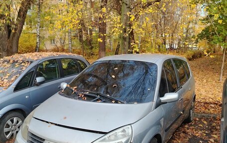 Renault Scenic III рестайлинг, 2005 год, 300 000 рублей, 2 фотография