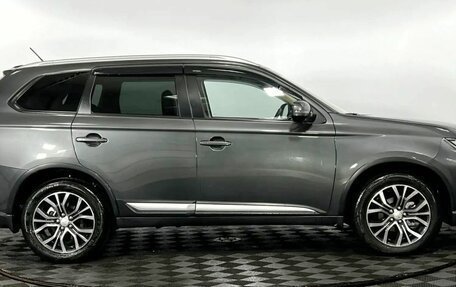 Mitsubishi Outlander III рестайлинг 3, 2016 год, 1 950 000 рублей, 5 фотография