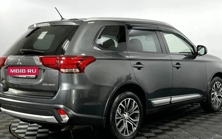 Mitsubishi Outlander III рестайлинг 3, 2016 год, 1 950 000 рублей, 6 фотография