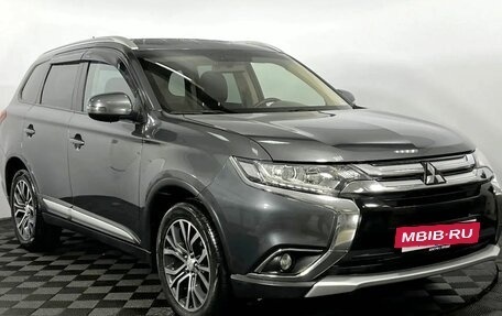 Mitsubishi Outlander III рестайлинг 3, 2016 год, 1 950 000 рублей, 4 фотография