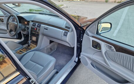 Mercedes-Benz E-Класс, 2001 год, 2 050 000 рублей, 7 фотография