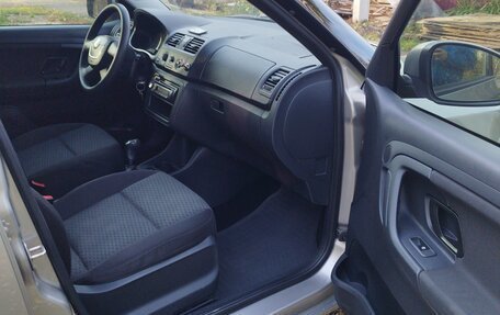 Skoda Fabia II, 2011 год, 530 000 рублей, 11 фотография