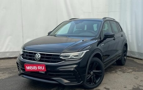 Volkswagen Tiguan II, 2021 год, 3 799 000 рублей, 1 фотография