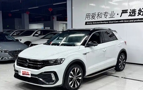 Volkswagen T-Roc I, 2022 год, 1 829 000 рублей, 1 фотография