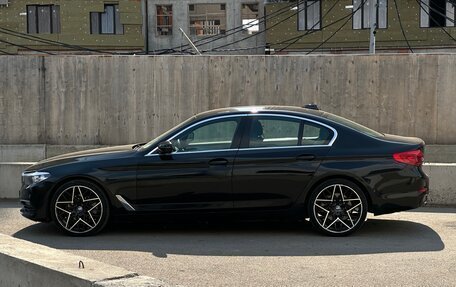 BMW 5 серия, 2018 год, 2 000 000 рублей, 1 фотография