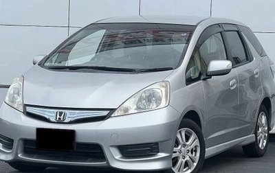 Honda Fit Shuttle I рестайлинг, 2013 год, 710 000 рублей, 1 фотография