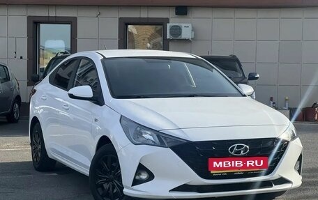Hyundai Solaris II рестайлинг, 2021 год, 1 750 000 рублей, 1 фотография