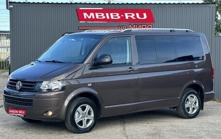 Volkswagen Caravelle T5, 2012 год, 1 490 000 рублей, 1 фотография
