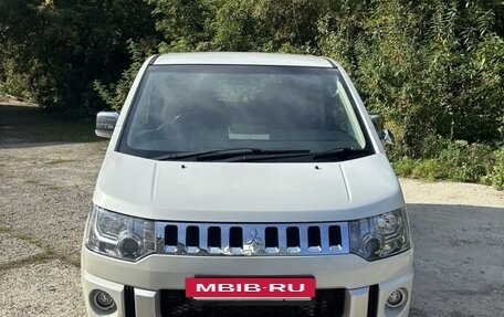 Mitsubishi Delica D:5 I, 2015 год, 2 400 000 рублей, 2 фотография