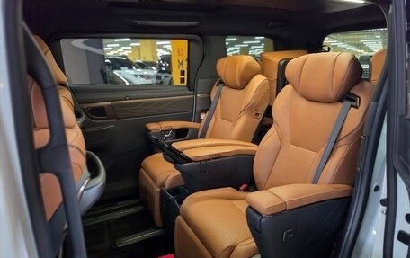 Toyota Alphard, 2025 год, 11 499 777 рублей, 14 фотография