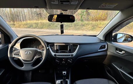 Hyundai Solaris II рестайлинг, 2017 год, 1 090 000 рублей, 21 фотография